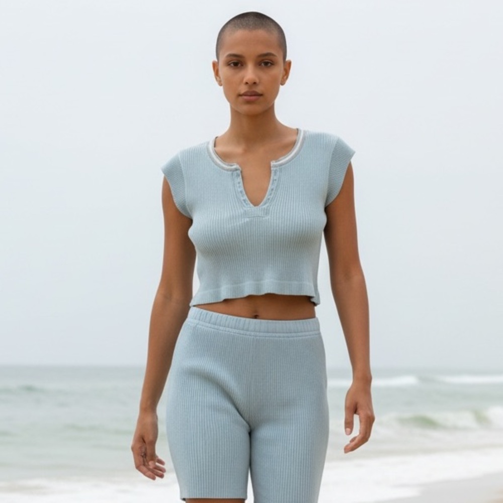 Urban Outfitters Cropped Tee- Size M/L